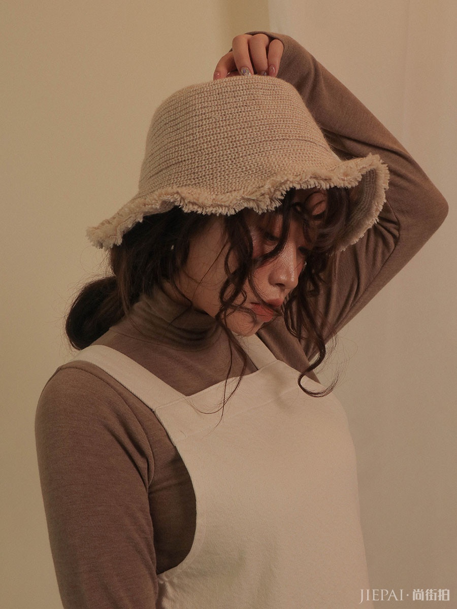 帽子戴得好不好看发型说了算！ 这26款一看就会的“戴帽发型”让你时髦又有范