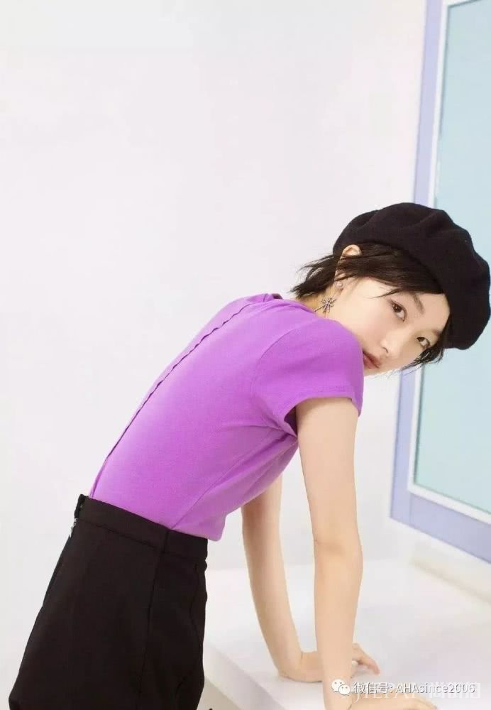 周冬雨最近带过的帽子,够开一家博物馆了