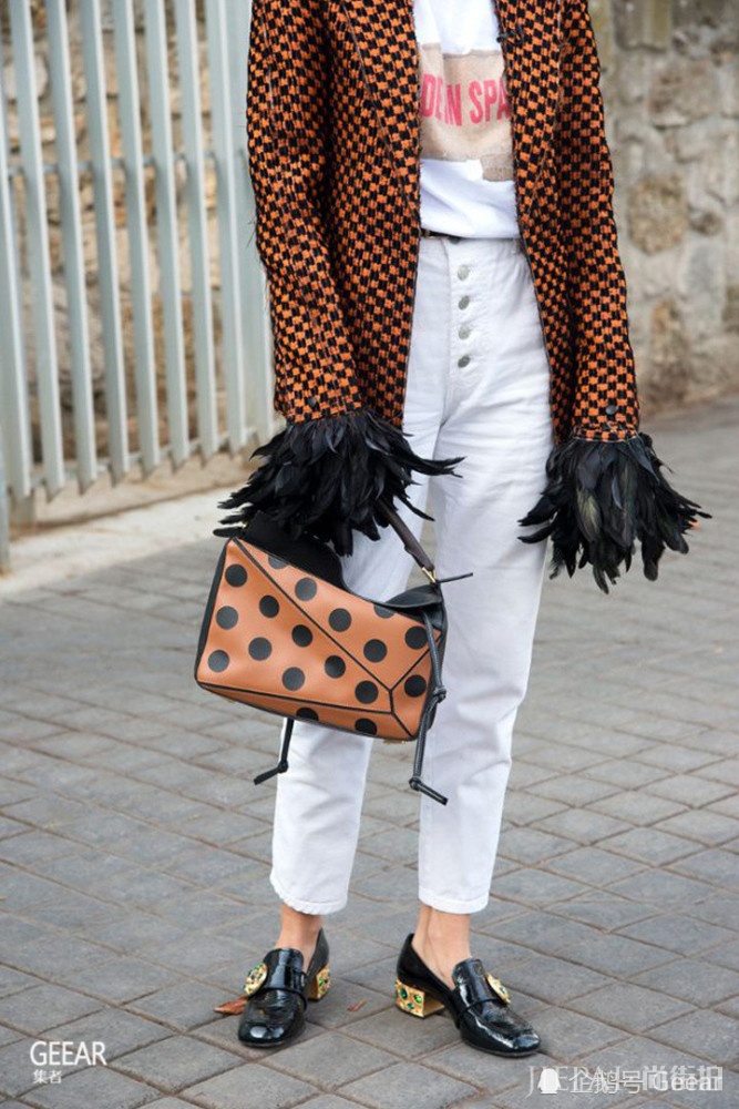 街头突然涌现高跟版乐福鞋?你以为老套其实是复古时尚