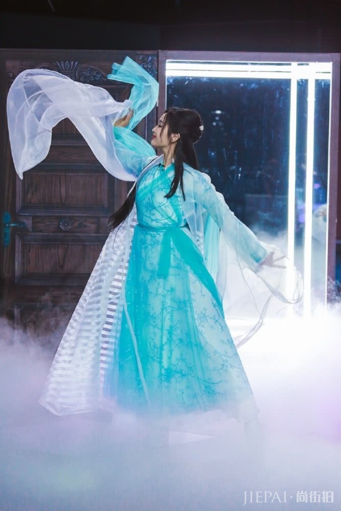 吴宣仪尝试古装造型,轻纱飘逸宛如仙女
