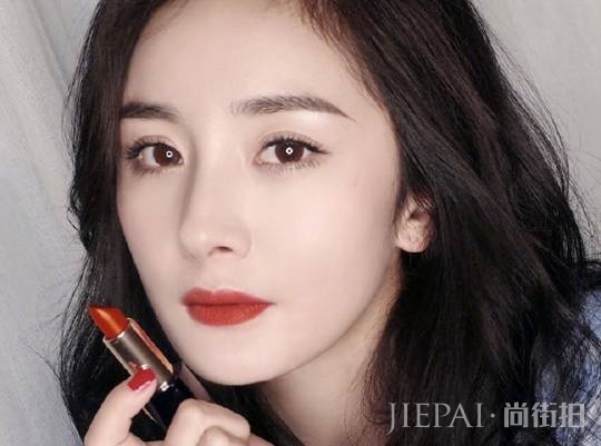 用什么颜色的口红显白