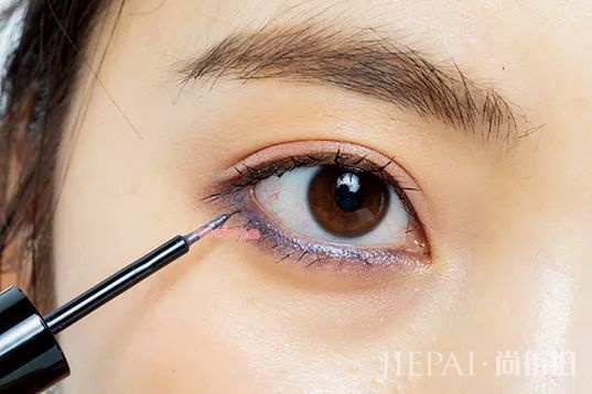 想学时下最流行的眼妆？跟着这些时尚爱豆们肯定没错