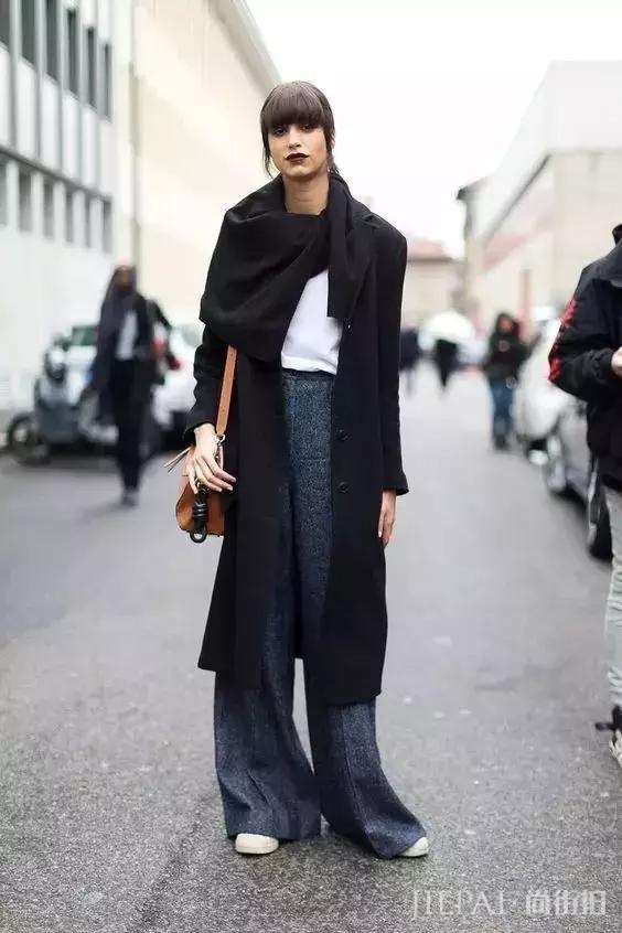 毛衣都穿错了，这样穿，才最时髦！