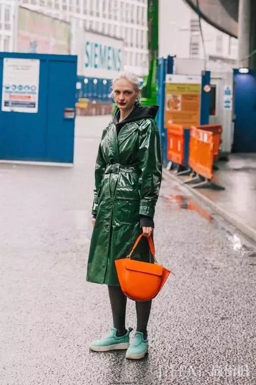 欧美潮人秋冬用大衣让时髦瞬间翻倍