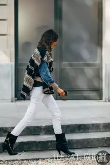 毛衣都穿错了，这样穿，才最时髦！