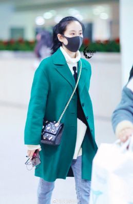 毛衣+大衣，碾压路人搭配大法！