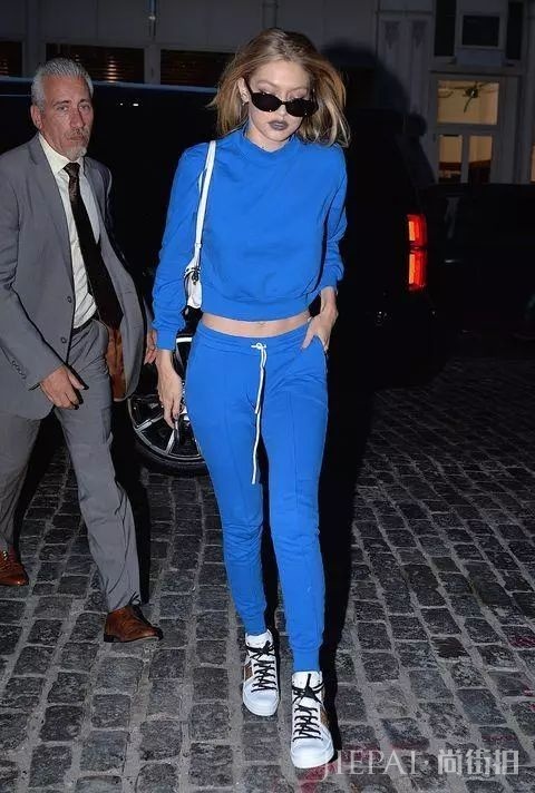 漂亮的卫衣那么多，只有这件最显白