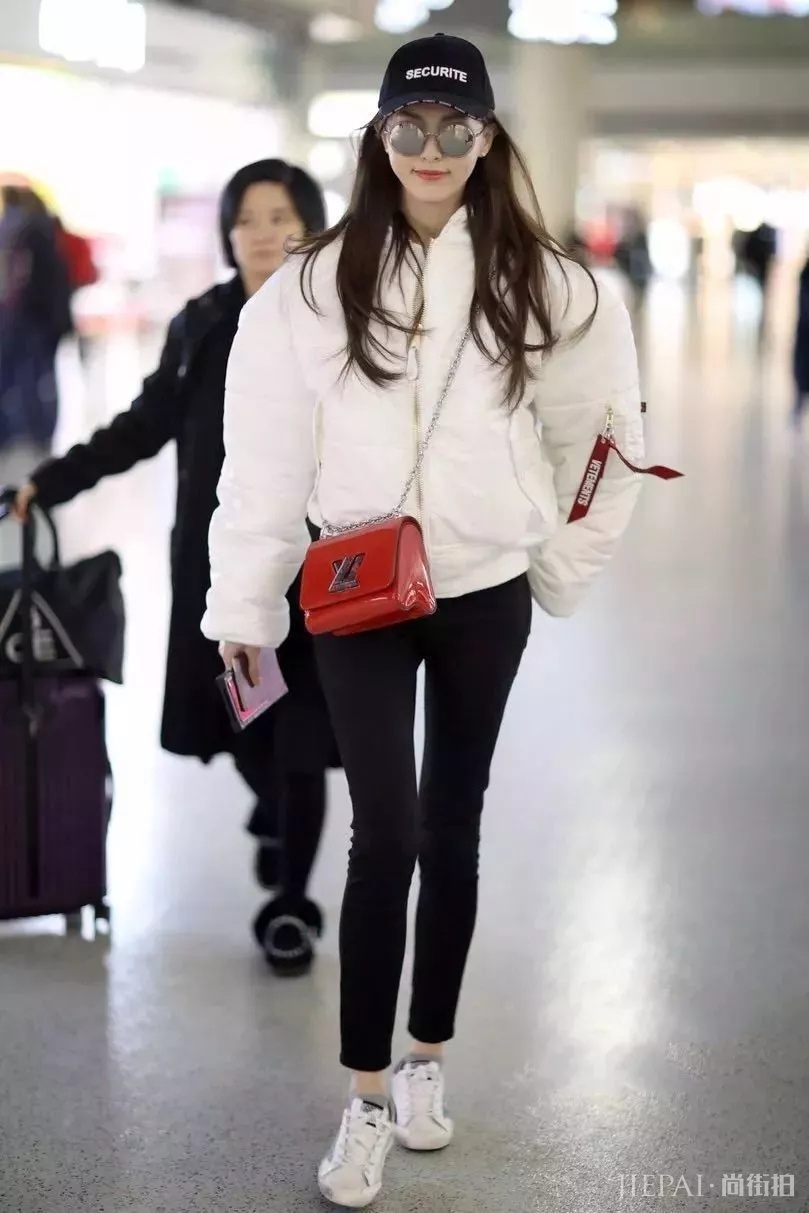 穿羽绒服+卫衣的你=简直时髦炸了!