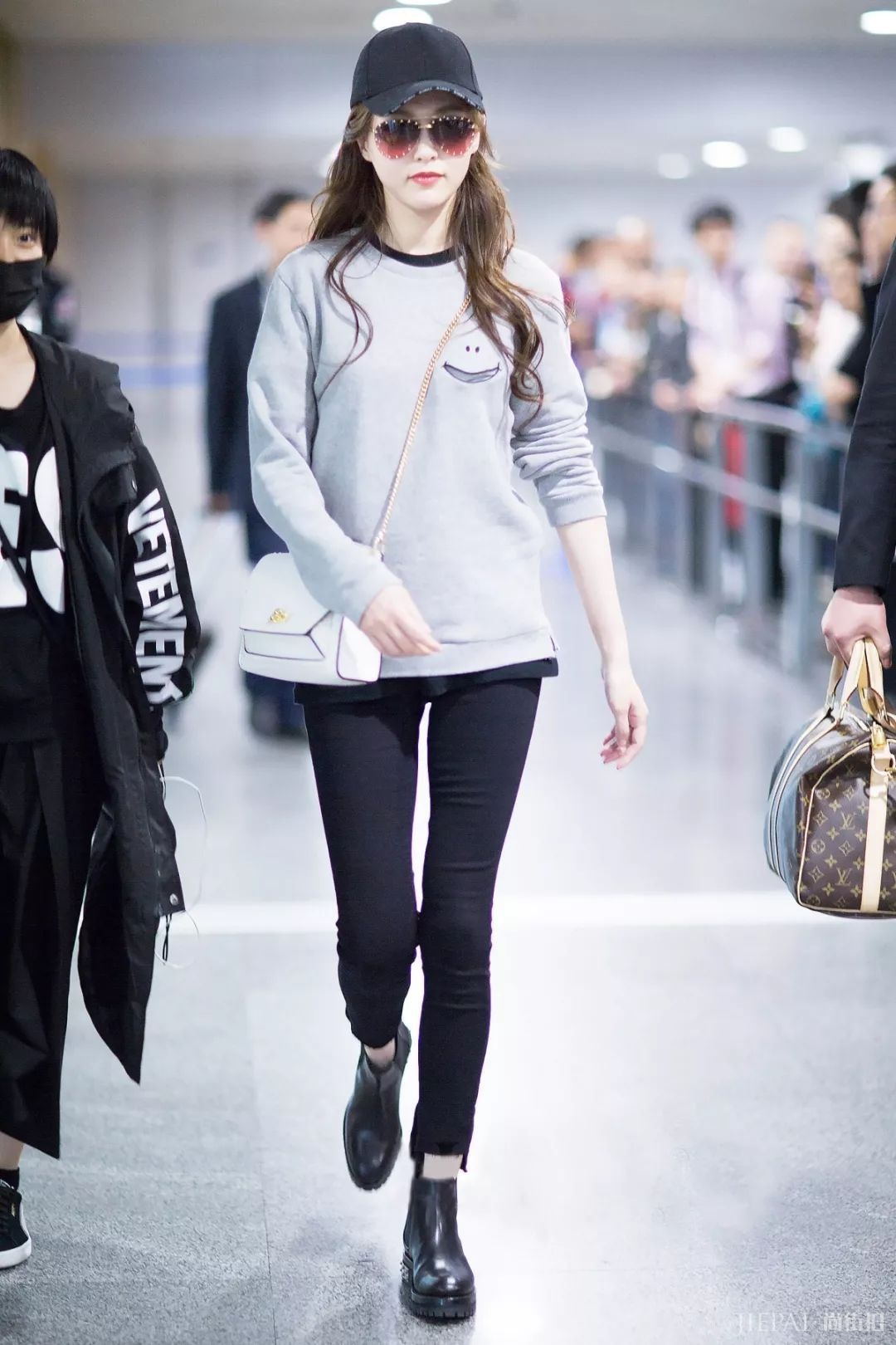 1件卫衣3种穿法,太美了!