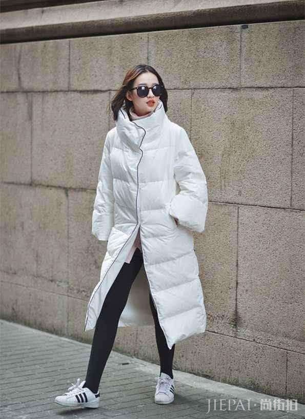 冯提莫穿长款外套,颜值高穿什么都超好看!