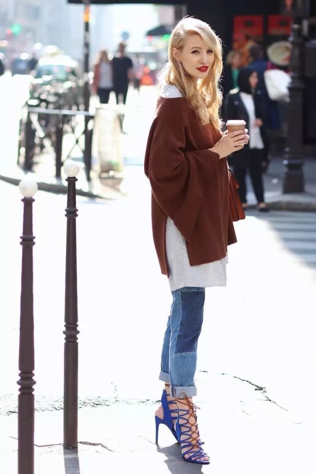 今年流行这样穿毛衣，不懂你就out了！