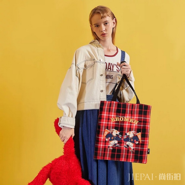 不输大牌，这些小众包包更有设计感！