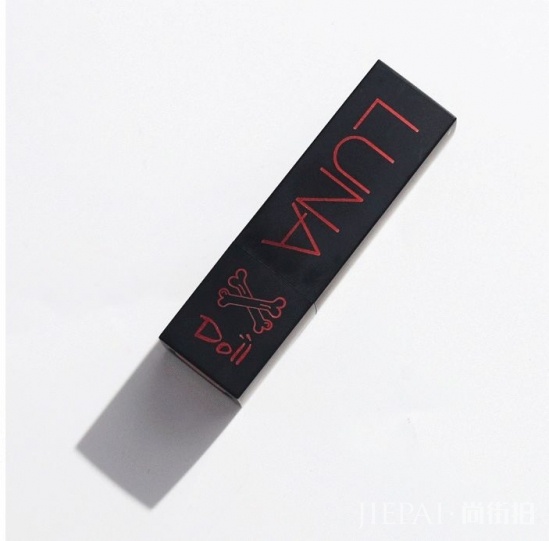 夏季适合什么颜色的口红颜色 这些都是夏天必备的口红