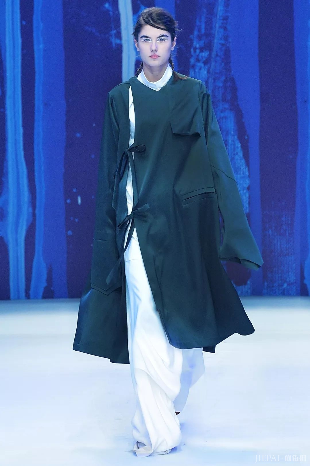 新中国风的叠搭穿法