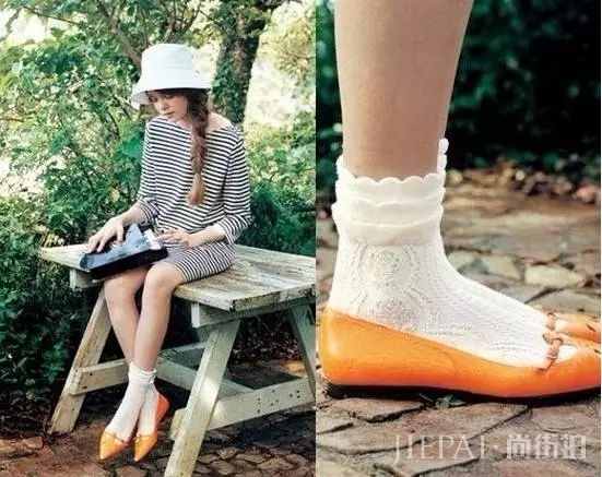 你还在露脚踝、卷裤脚?露袜子才是18年最流行