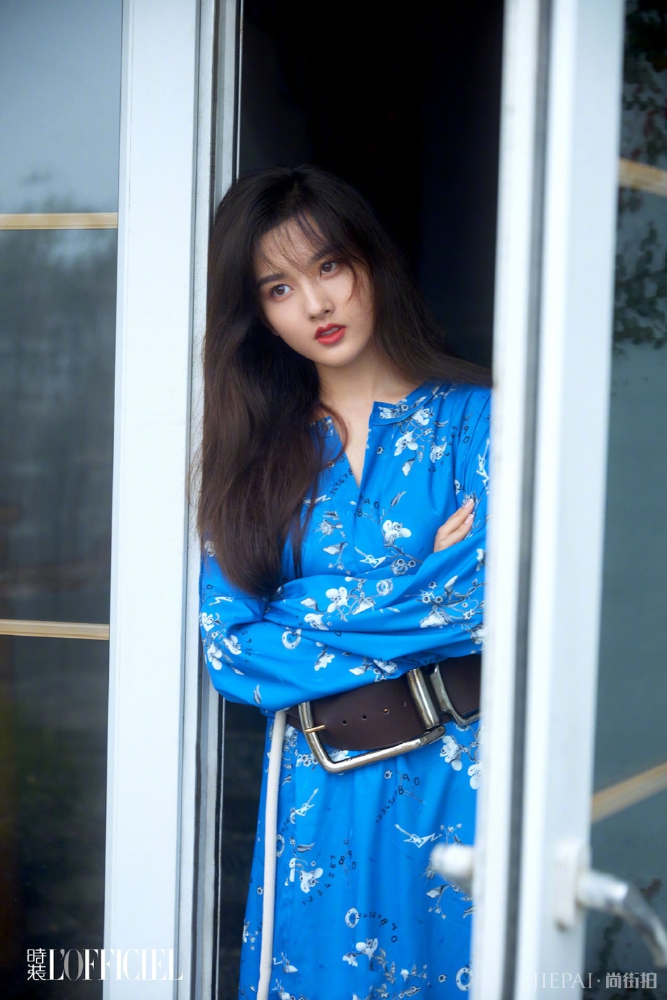 宋祖儿登时尚杂志封面 轻灵跳脱充满童趣