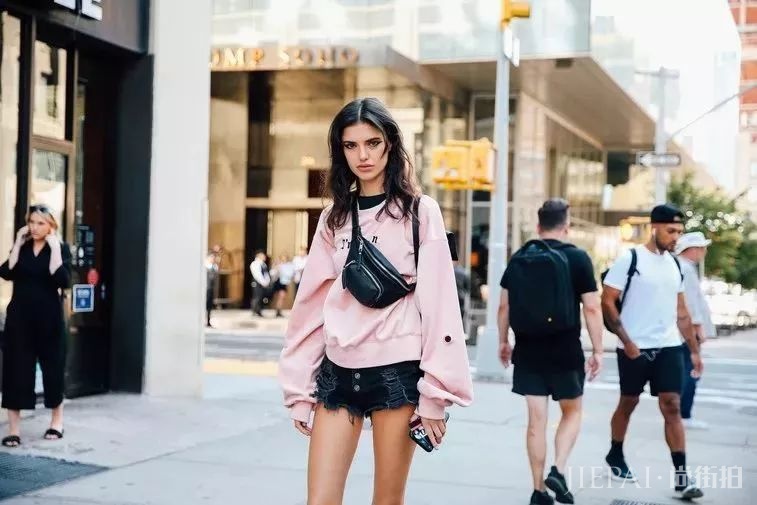 穿卫衣+短靴=真的时髦炸了！