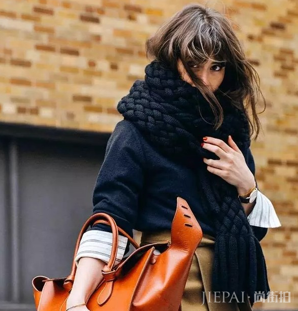 藏青色的外套什么年龄穿最适合？