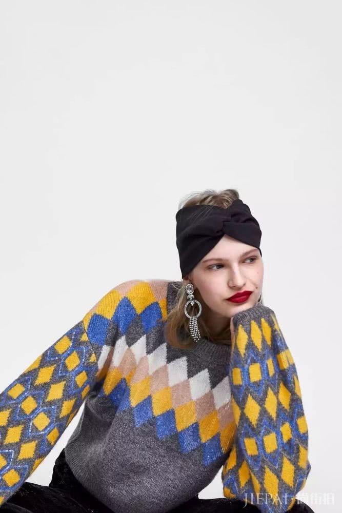 这个冬季制胜的时髦单品,OVERSIZE 毛衣搭配攻略来了