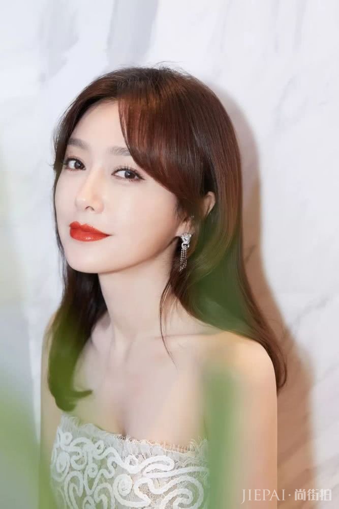 发色决定颜值，今冬选这两种准没错