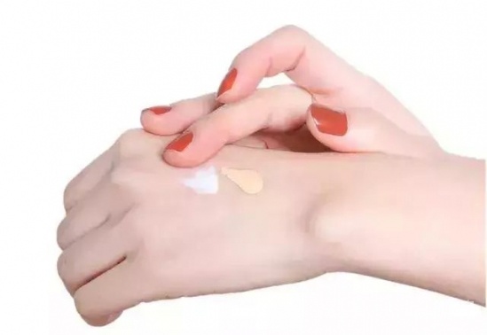 8个化妆小技巧 让你路人脸变女神