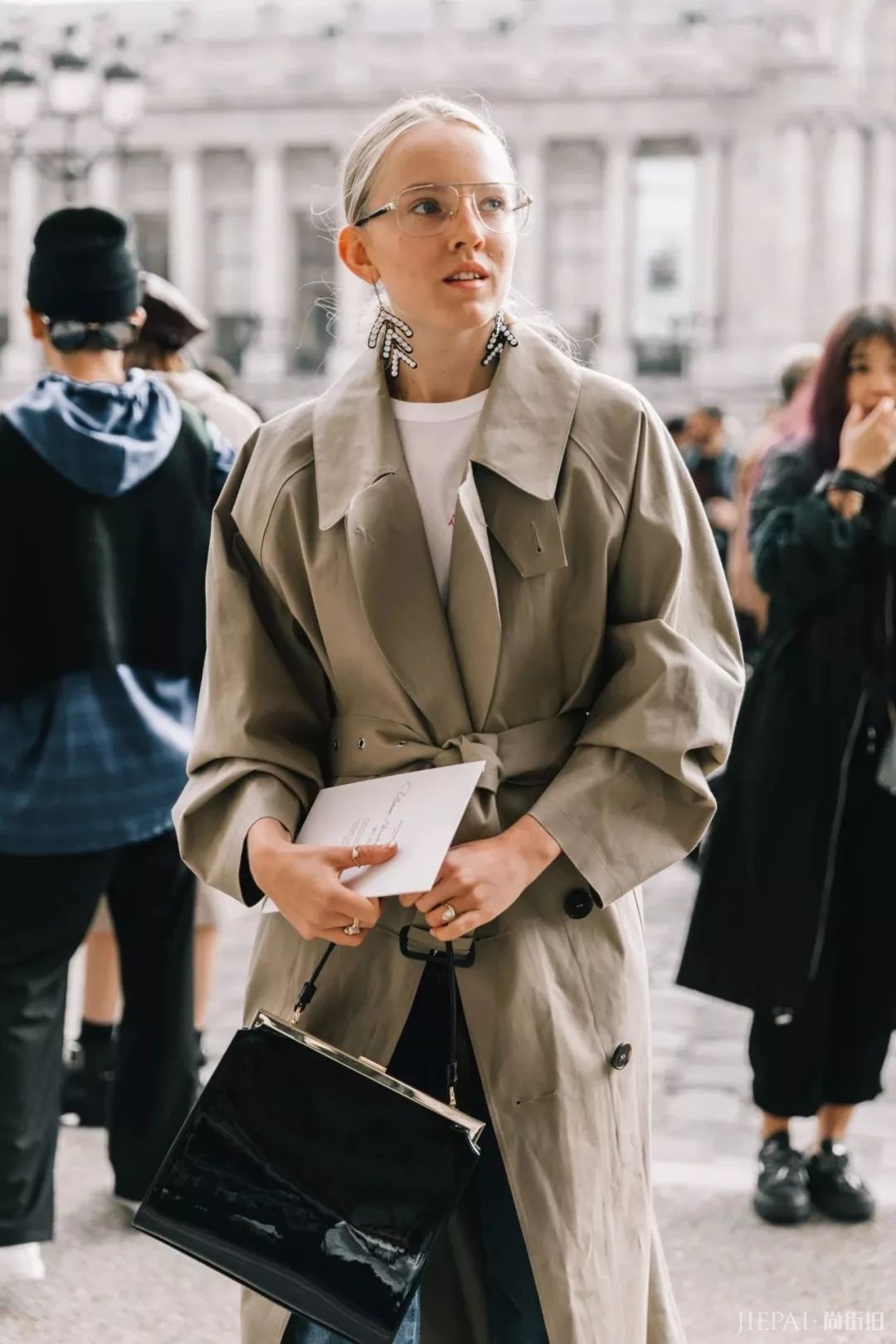 外套里面穿什么？这5款内搭包你满意！