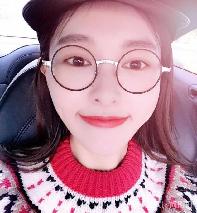 暖气还没到的日子里，就用这些时髦又复古的毛衣来护体吧！