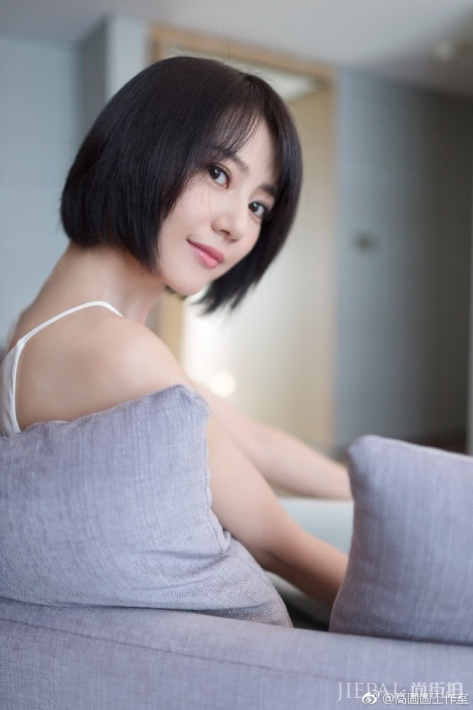 高圆圆剪掉10年长发，被她波波头惊艳了