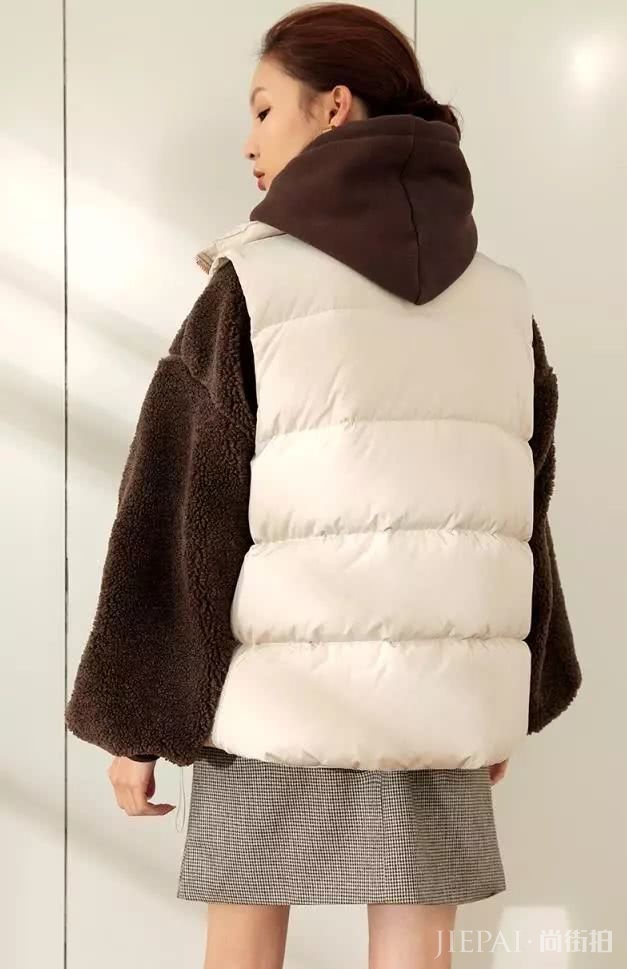 羽绒背心时髦又好搭 居然没几个人发现
