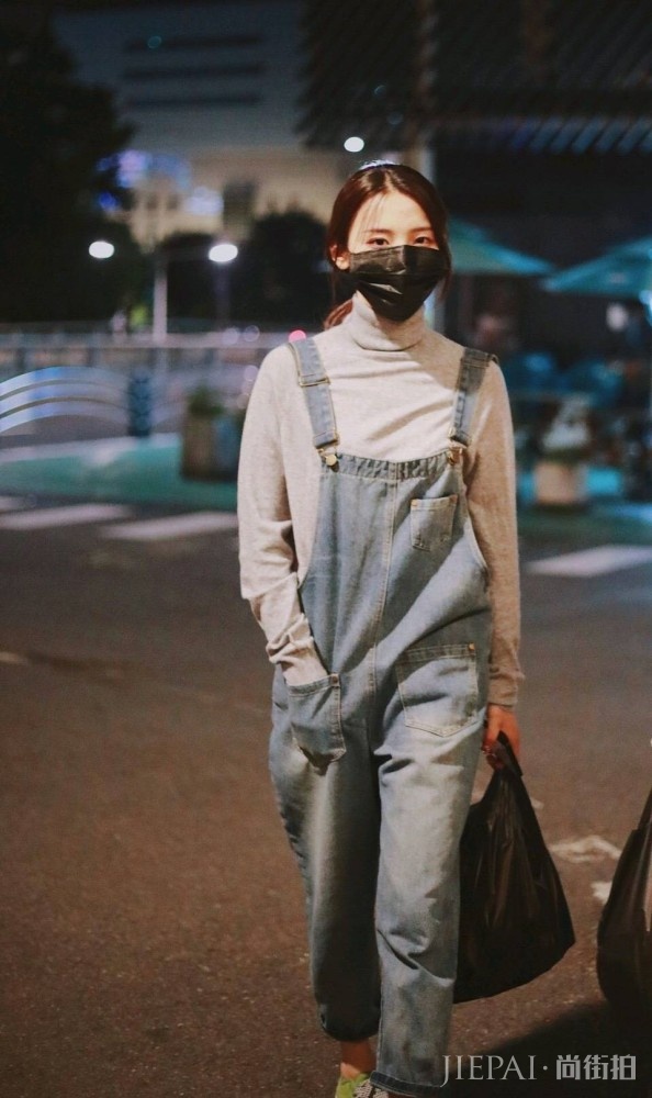 当初被质疑的杨超越衣品越来越好了，秋冬穿搭美出了新高度