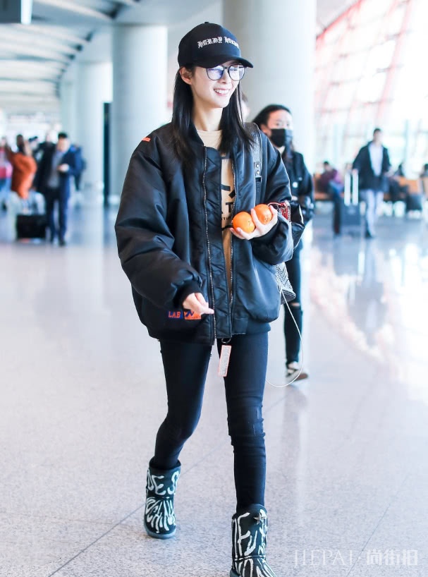 傅菁气质清丽,不管穿什么都很美