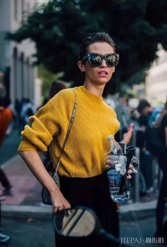 细数今年毛衣的流行色，穿对颜色才最有气质！