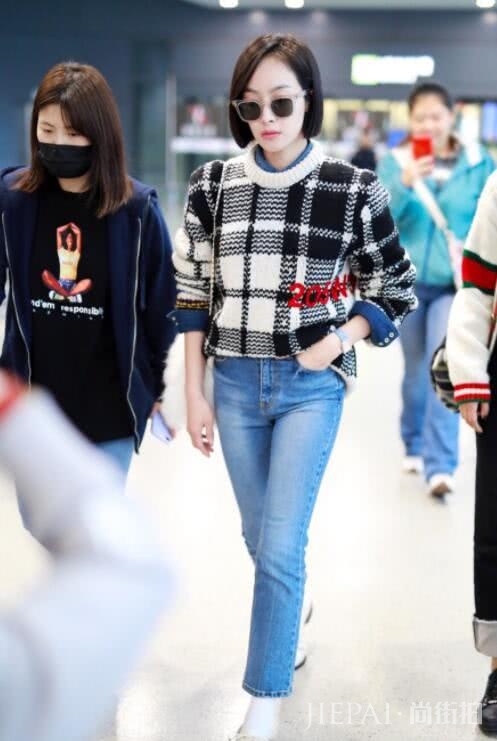 冬季毛衣可以穿这件。宋佳周冬雨接着撞，阿娇录着节目也要穿