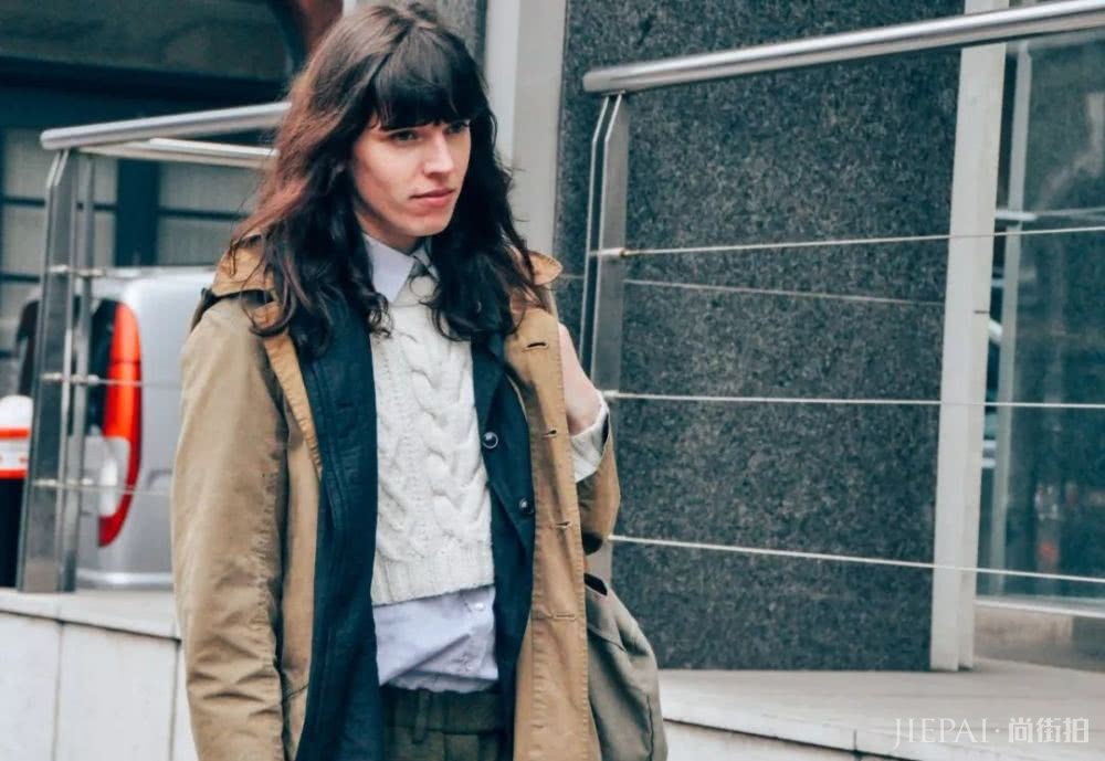 衬衫+毛衣这样穿丑爆了，这些雷区千万别碰，超时髦的穿法在这里