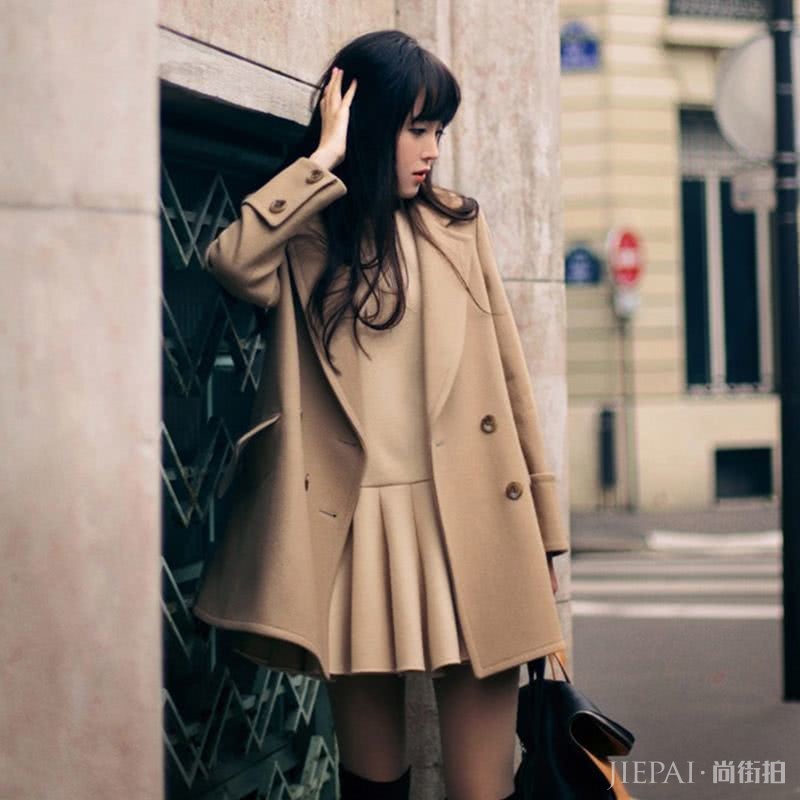 短呢大衣才是秋冬百搭款,小个子女生也能轻松穿出时髦感