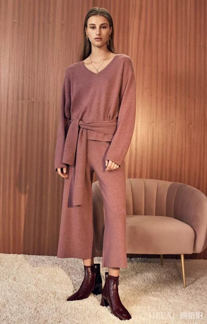 V领针织衫，显瘦易搭，初冬和来年开春必备