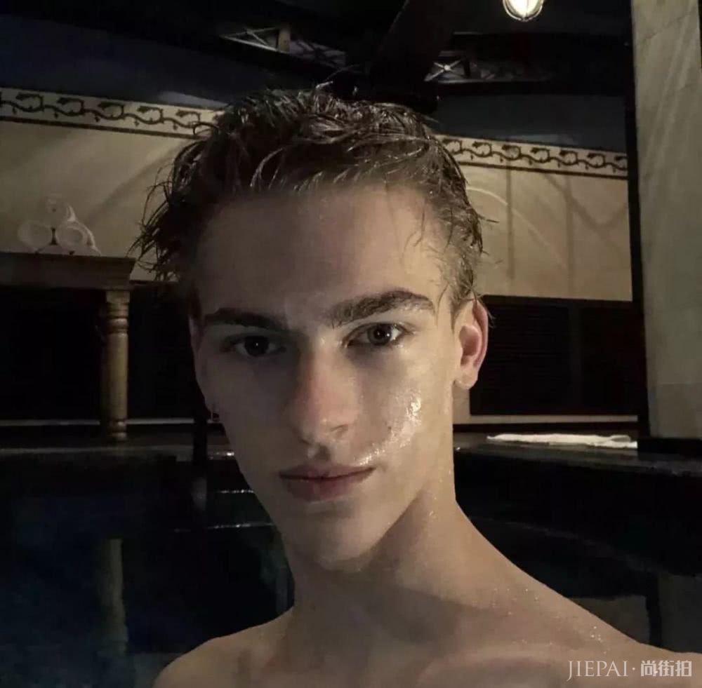 当红男网红图鉴,2018年什么类型的男孩儿最热门?