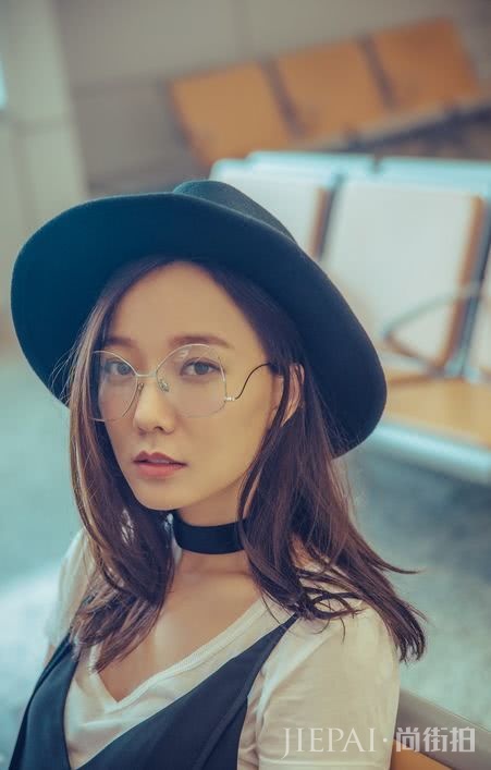 长脸适合什么发型和眼镜?长款卫衣怎么搭下半身?粉色呢外套……