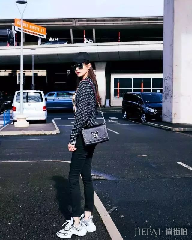 毛衣+牛仔裤,这样穿,才对得起毛衣!