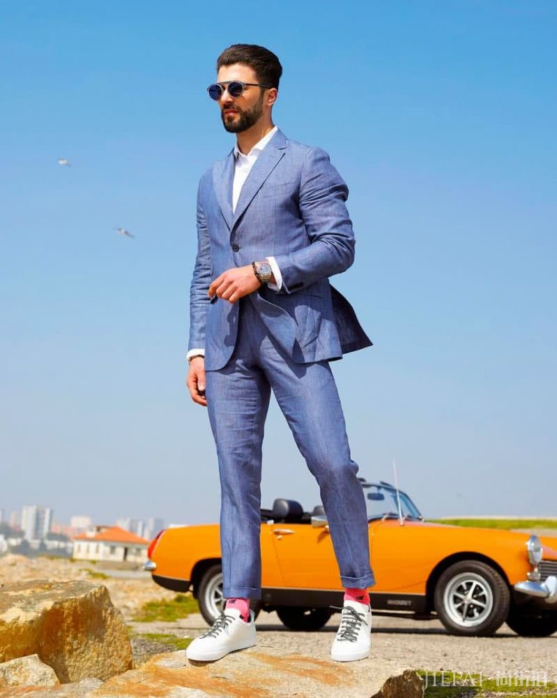 穿衣搭配没这么容易一下学会,但先学会穿袜子就能简单提升时尚品味