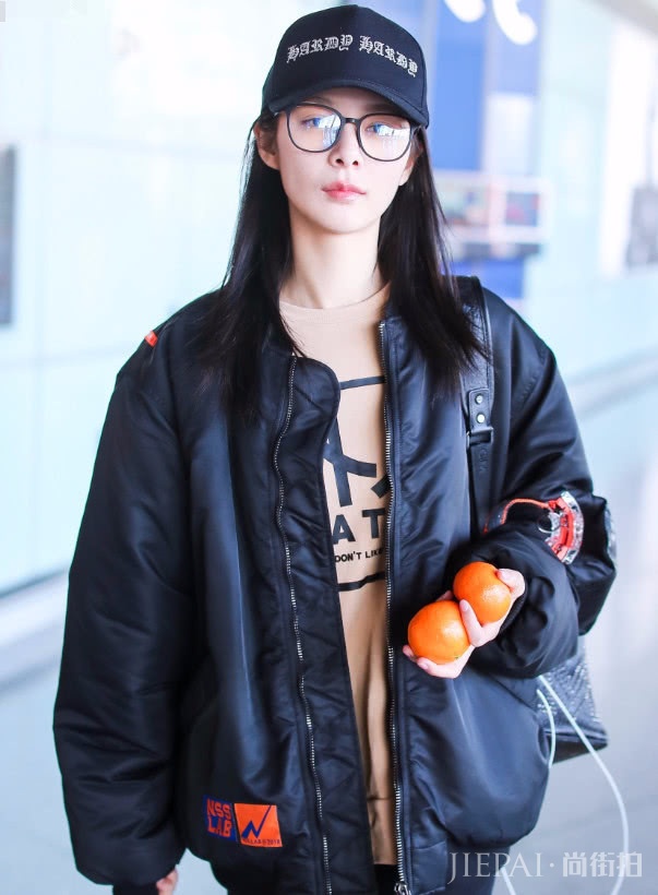 傅菁气质清丽,不管穿什么都很美