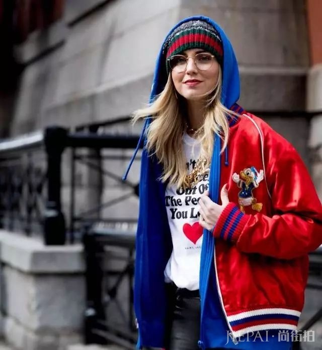 漂亮的卫衣那么多,只有这件最显白