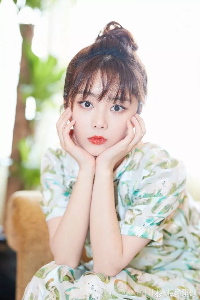 谭松韵口红上热搜?可爱指数爆表实力圈粉,秋冬最佳色号原来是这个!