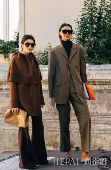 毛衣都穿错了，这样穿，才最时髦！