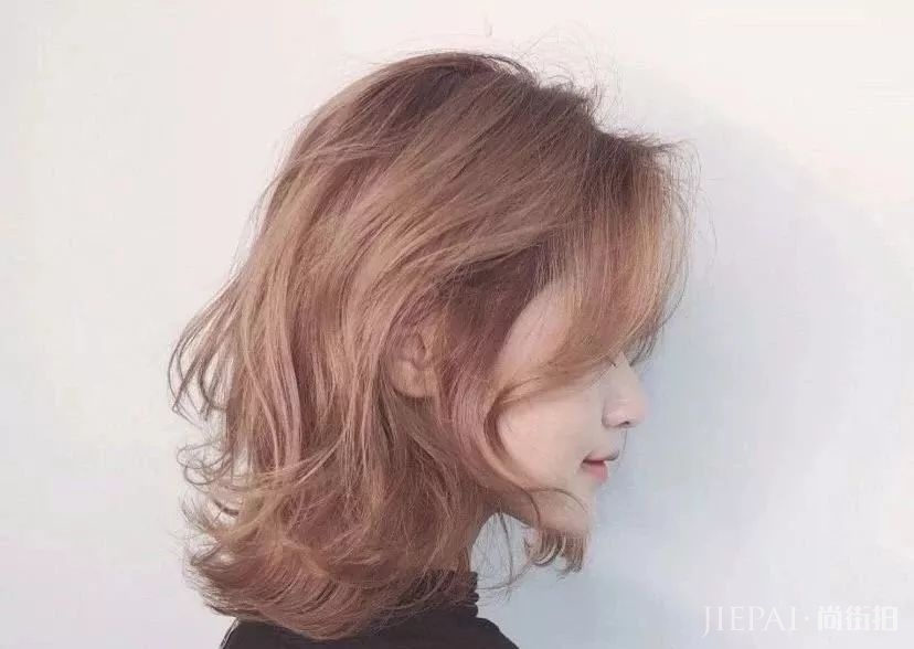 秋季最流行的“鱼尾烫”发型，让你变时髦，还有气质!