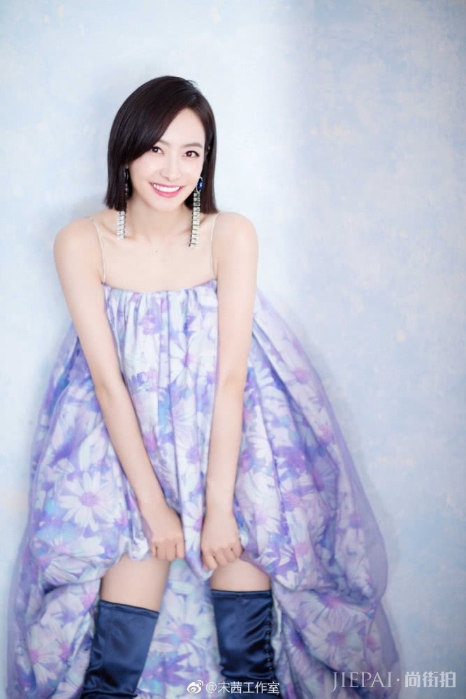 宋茜剪了齐肩短发,衣服品味直线上升,这款波波头短发发型没爆了