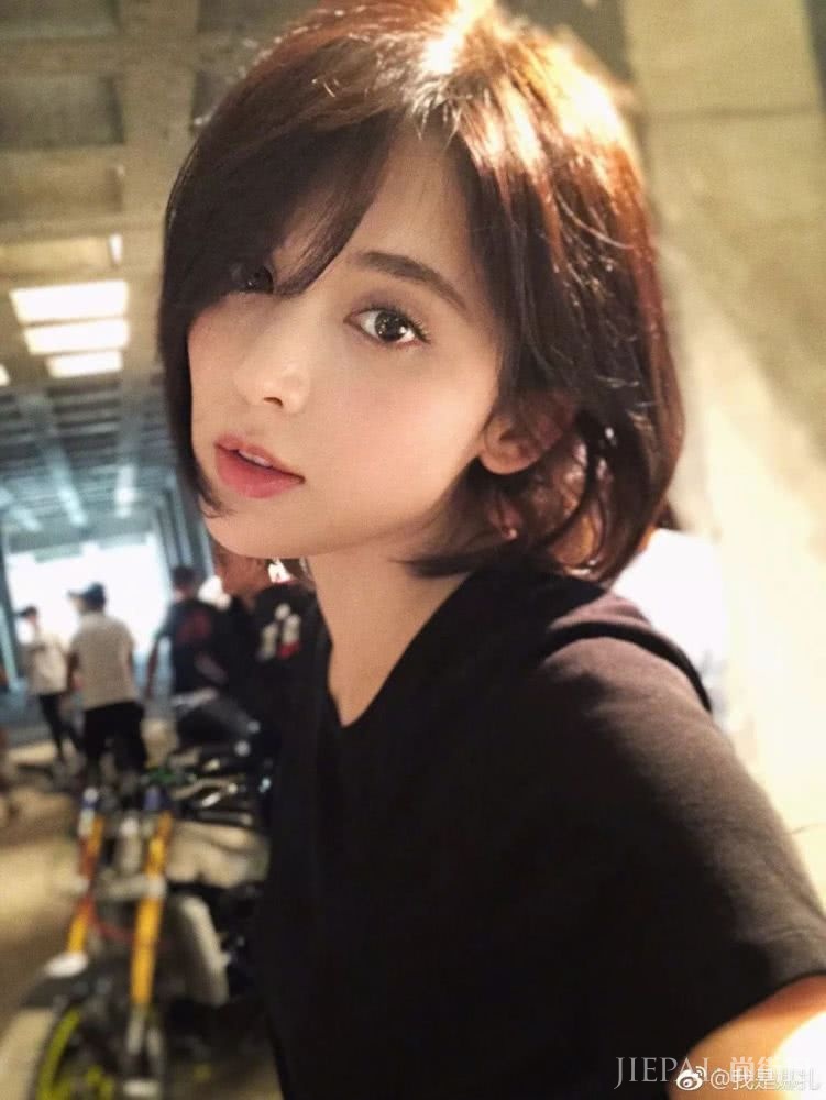 沈月瘦没瘦我不知道，但这款发型真的挺显瘦！