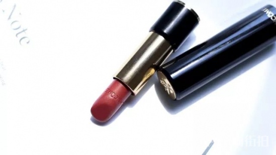 夏季适合什么颜色的口红颜色 这些都是夏天必备的口红