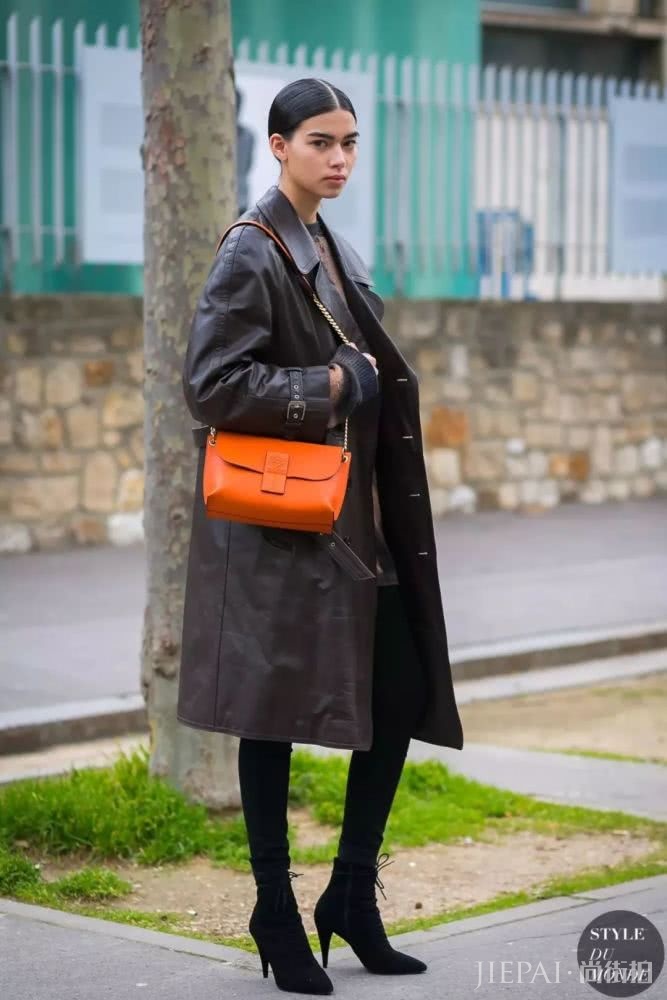 大衣+短靴=入冬最时髦方式！一起来看看本期欧美潮人街拍吧