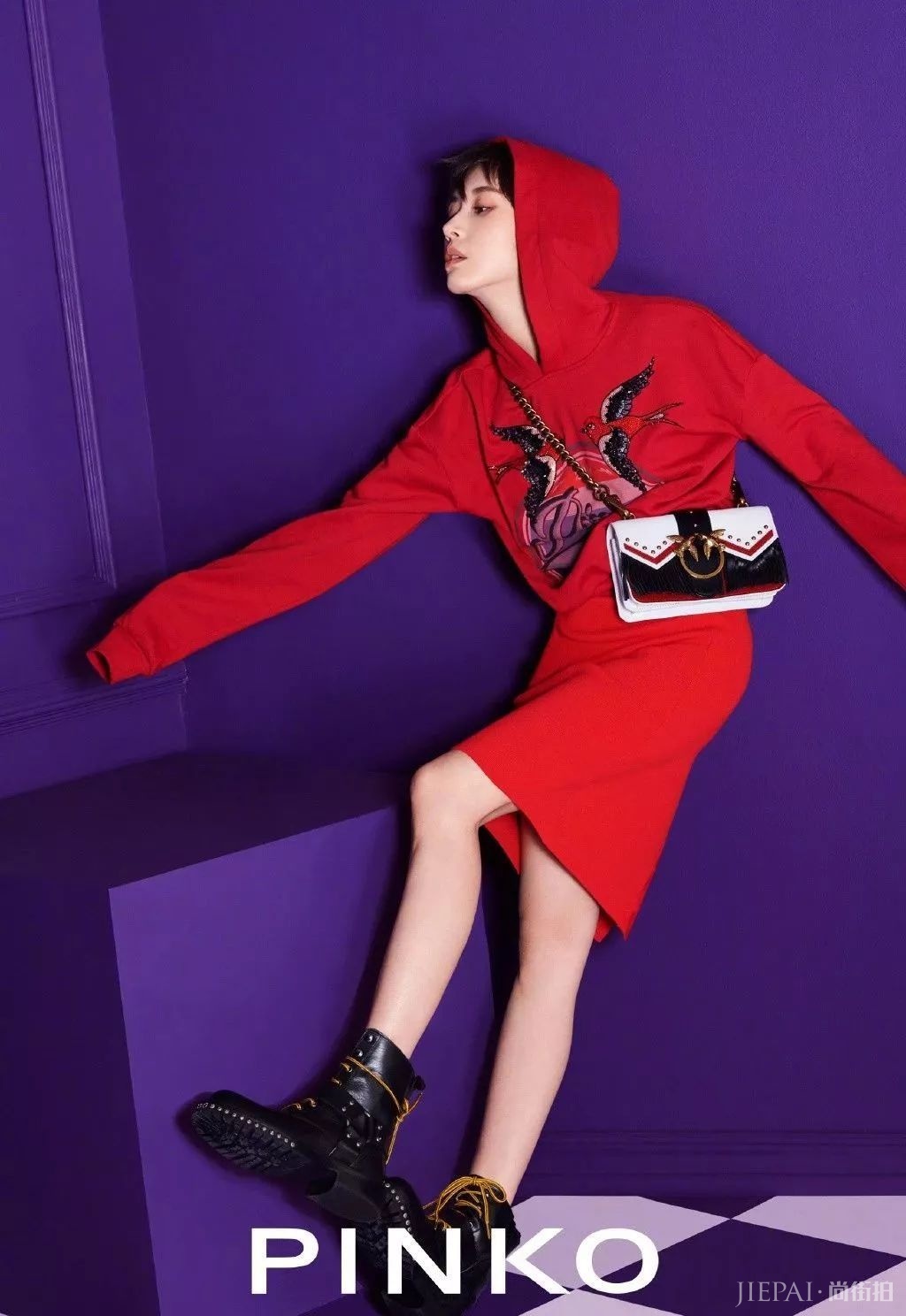 你穿卫衣+短靴=真的时髦炸了!